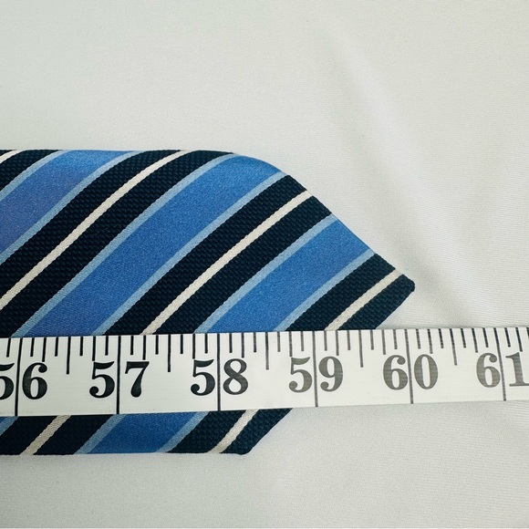 Brooks Brothers Makers and Merchants Men's 100% Silk Blue Striped Repp Necktie - Picture 5 of 5